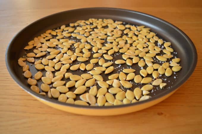 Roasted Pumpkin Seeds and Pesto | mygutfeeling.eu Roasted Pumpkin Seeds and Pesto | mygutfeeling.eu