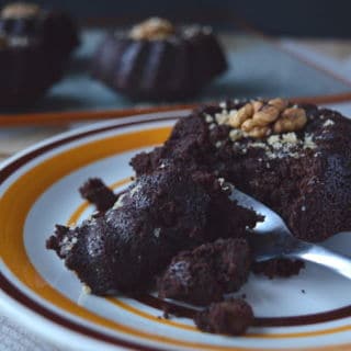 Black Magic Mini Cake | mygutfeeling.eu #glutenfree #dairyfree #eggfree